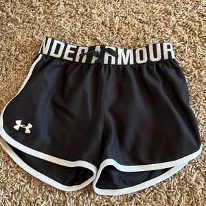 Girls under Armour athletic shorts